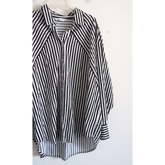 Nine West Black & White Striped Button-Up Shirt - Size Medium - Picture 2 of 9